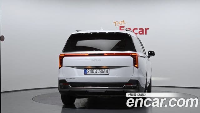 Kia Carnival 2024 — ფოტო 4/20
