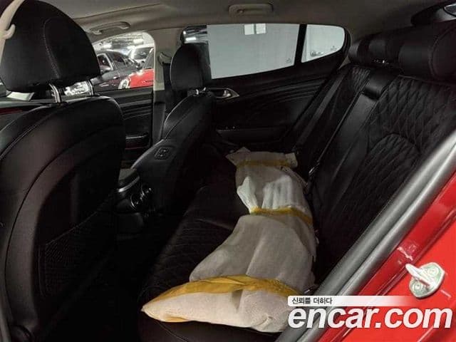 Kia Stinger 2020 — ფოტო 7/20