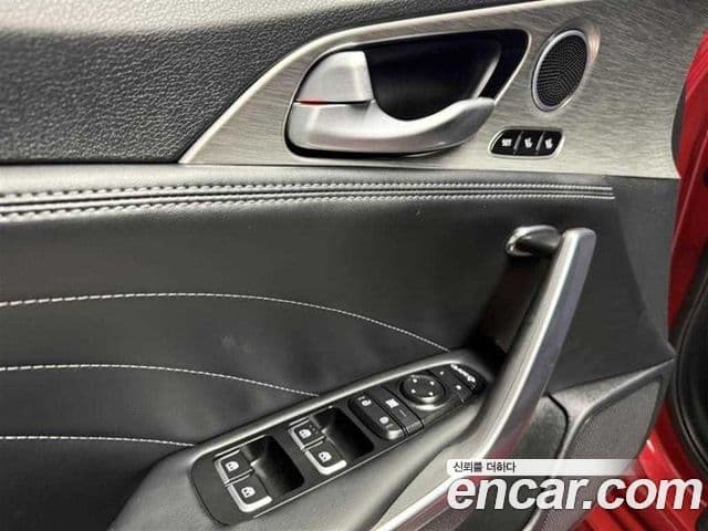 Kia Stinger 2020 — ფოტო 8/20