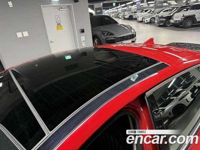 Kia Stinger 2020 — ფოტო 14/20