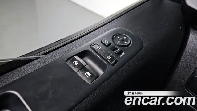 Hyundai Staria 2022 — ფოტო 13/20