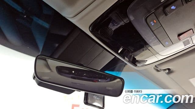 Hyundai Staria 2022 — ფოტო 19/20