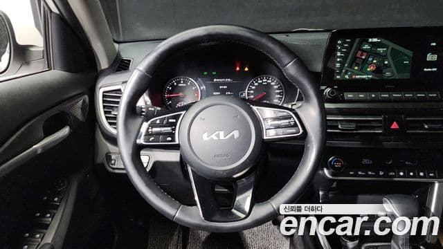 Kia Seltos 2022 — Şəkil 13/20