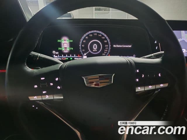 Cadillac Escalade 2021 — фото 15 из 20