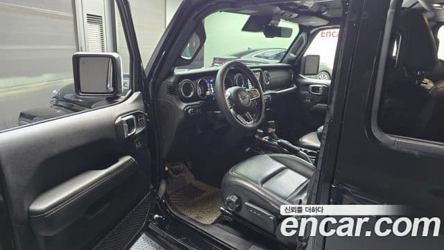 Jeep Wrangler 2019 — ფოტო 10/20