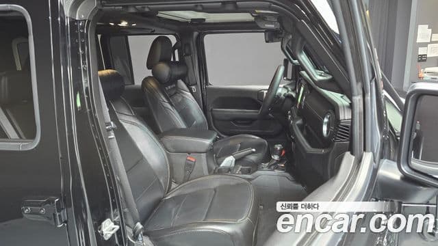 Jeep Wrangler 2019 — фото 12 из 20