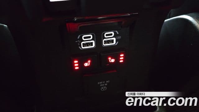 Jeep Wrangler 2019 — ფოტო 19/20