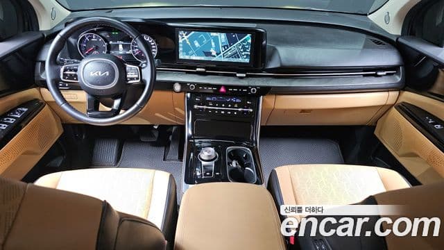Kia Carnival 2023 — фото 7 из 20