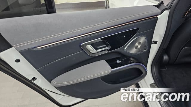 Mercedes-Benz EQS 2022 — Photo 24/31