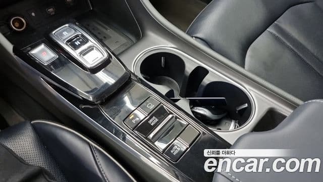Hyundai Sonata Hybrid 2021 — Photo 15/18