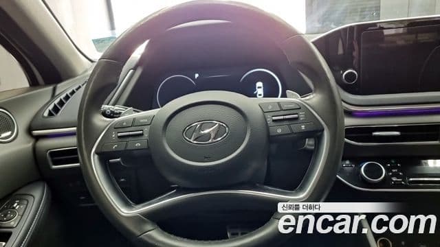 Hyundai Sonata Hybrid 2021 — Photo 18/18