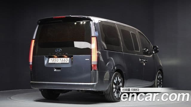 Hyundai Staria 2024 — Фото 2/20