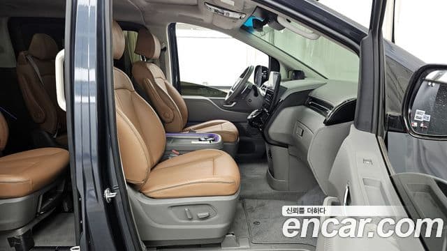 Hyundai Staria 2024 — Фото 11/20