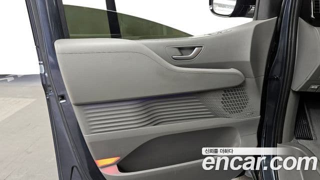 Hyundai Staria 2024 — Photo 20/32