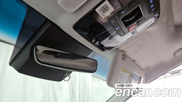 Hyundai Staria 2024 — Photo 14/32