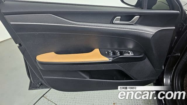 Kia K5 2020 — Photo 8/30