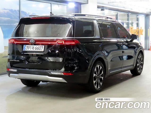 Kia Carnival 2021 — Фото 3/20