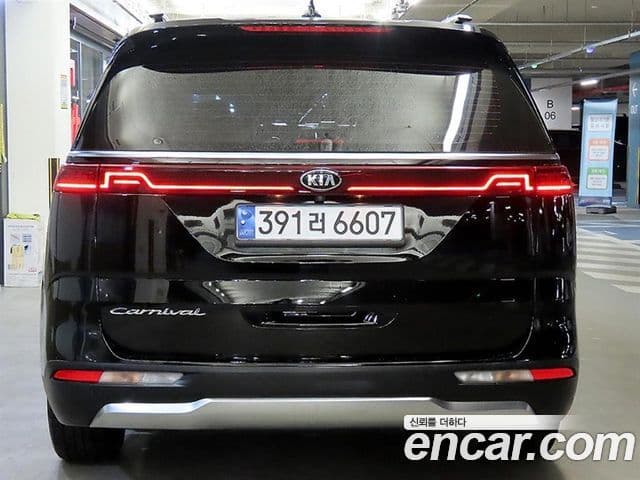 Kia Carnival 2021 — Фото 4/20