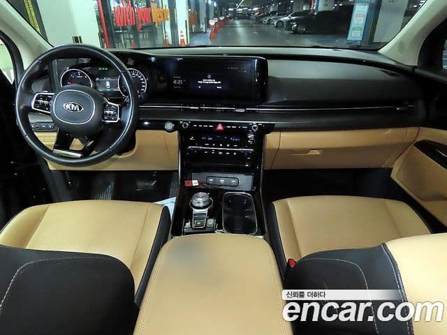 Kia Carnival 2021 — Фото 8/20