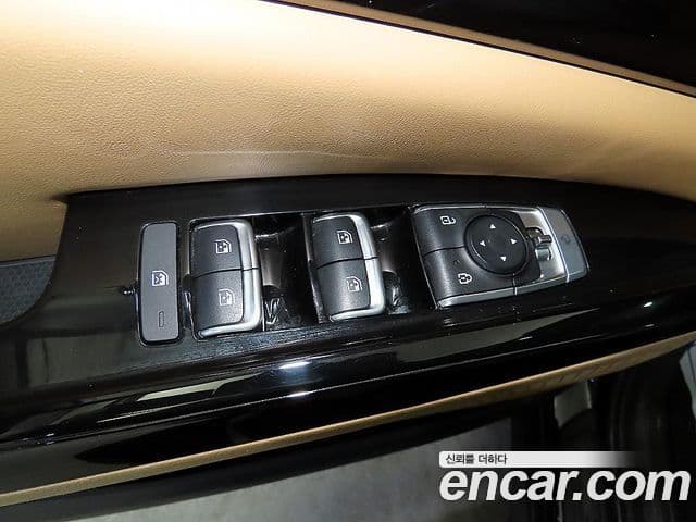 Kia Carnival 2021 — Фото 12/20