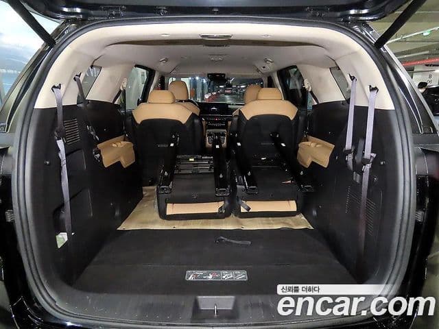 Kia Carnival 2021 — Фото 16/20