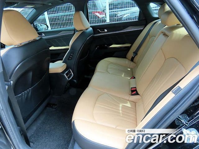 Kia K5 2021 — ფოტო 6/20
