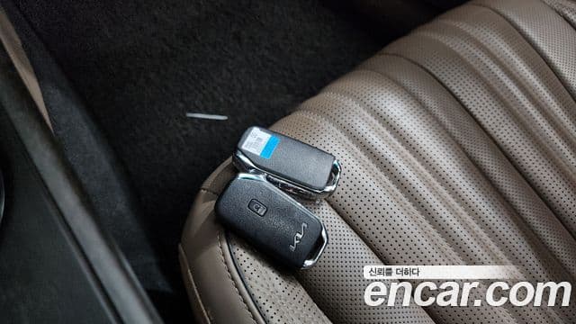 Kia K8 2022 — Şəkil 17/20