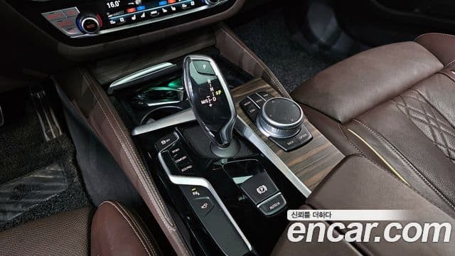 BMW 5 Series 2020 — Фото 9/20