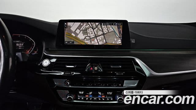 BMW 5 Series 2020 — Фото 13/20
