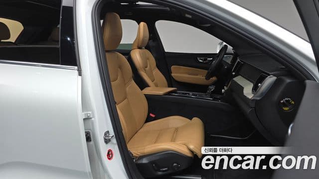 Volvo XC60 2019 — Şəkil 11/20