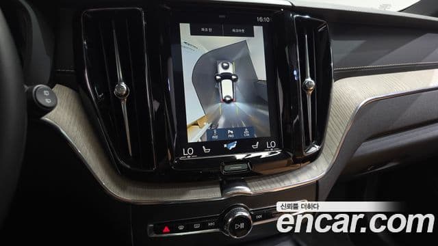 Volvo XC60 2019 — Şəkil 14/20