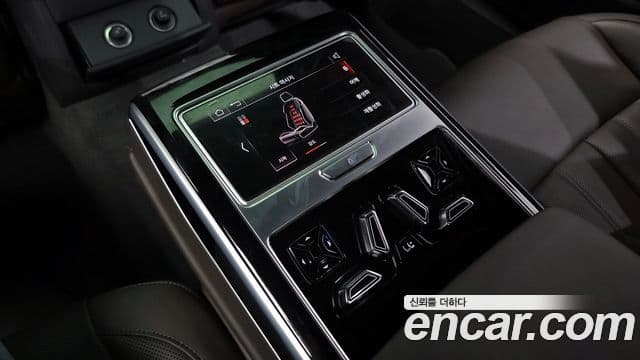 Audi A8 2021 — Şəkil 18/20