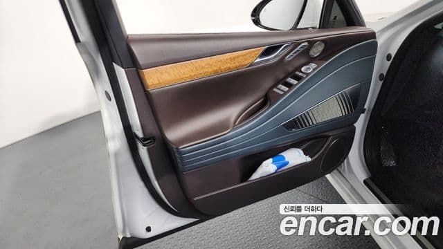 Genesis G80 2021 — ფოტო 35/39