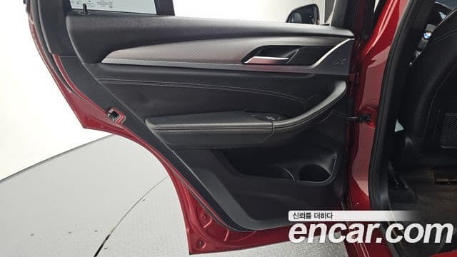 BMW X4 2019 — Photo 8/30
