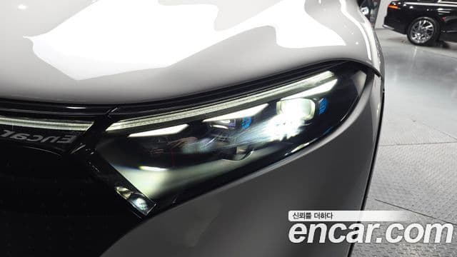 Mercedes-Benz EQS SUV 2023 — ფოტო 7/36