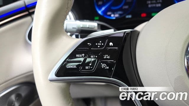 Mercedes-Benz EQS SUV 2023 — ფოტო 32/36