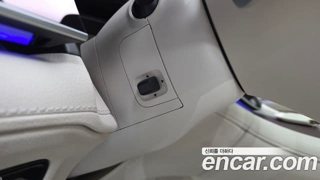 Mercedes-Benz EQS SUV 2023 — ფოტო 27/36
