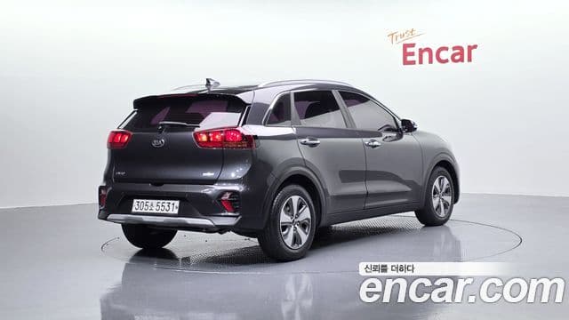 Kia Niro 2020 — Фото 2/20