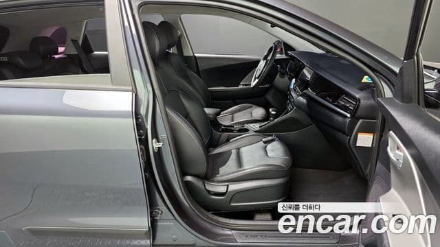 Kia Niro 2020 — Фото 11/20