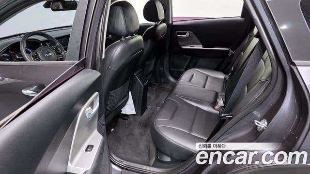 Kia Niro 2020 — Фото 12/20