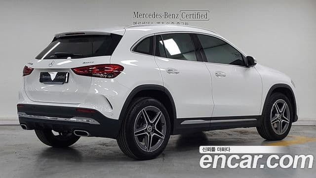 Mercedes-Benz GLA-Class 2023 — ფოტო 1/20