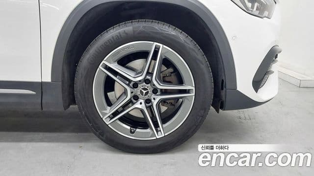 Mercedes-Benz GLA-Class 2023 — фото 4 из 20