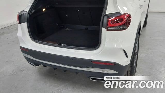 Mercedes-Benz GLA-Class 2023 — ფოტო 10/20