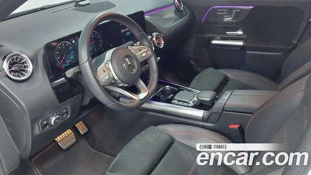 Mercedes-Benz GLA-Class 2023 — фото 13 из 20