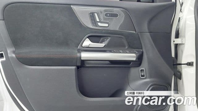 Mercedes-Benz GLA-Class 2023 — ფოტო 14/20
