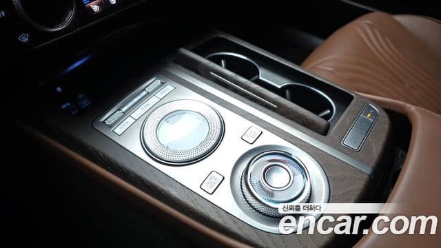 Genesis Electrified G80 2020 — Şəkil 9/20