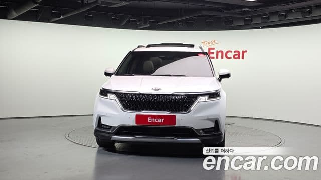 Kia Carnival 2021 — ფოტო 3/20