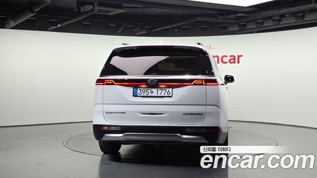 Kia Carnival 2021 — ფოტო 4/20