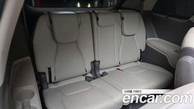 Kia Carnival 2021 — ფოტო 12/20