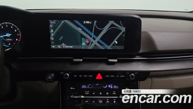 Kia Carnival 2021 — ფოტო 14/20